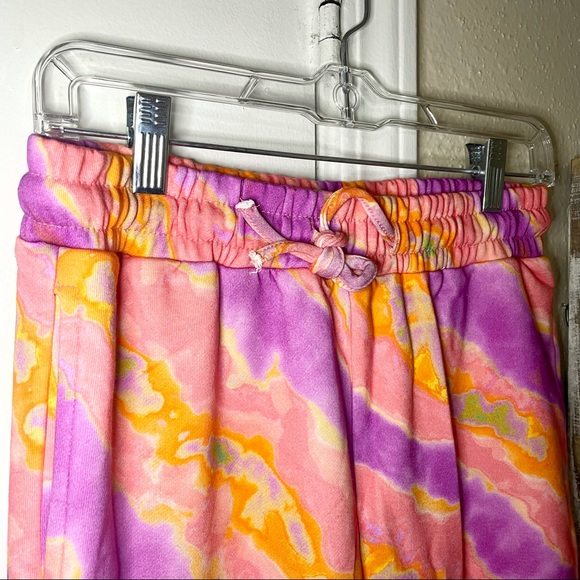 NWT KENDALL + KYLIE Tie Dye Relaxed Crop Joggers - Picture 4 of 9